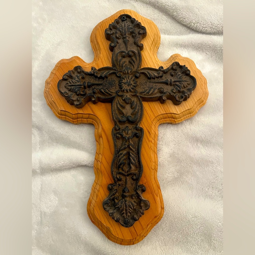 WOOD AND IRON WALL CROSS✝️